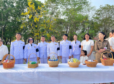 ร่วมพิธีเจริญพระพุทธมนต์ พิธีทำบุญตักบาตรถวายพระกุศล ... พารามิเตอร์รูปภาพ 2