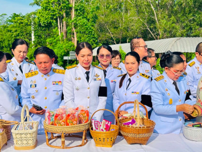 พิธีเจริญพระพุทธมนต์และทำบุญตักบาตรถวายพระราชกุศล ฯ พารามิเตอร์รูปภาพ 1