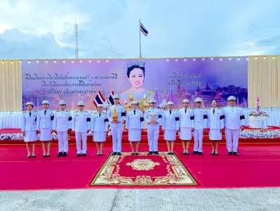 พิธีถวายเครื่องราชสักการะและวางพานพุ่ม ... พารามิเตอร์รูปภาพ 1