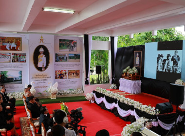 ร่วมงานการจัด “นิทรรศการน้อมรำลึกพระกรุณาธิคุณ ... พารามิเตอร์รูปภาพ 3
