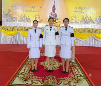 เข้าร่วมพิธีวางพวงมาลา วันที่ระลึกคล้ายวันสวรรคต ... พารามิเตอร์รูปภาพ 1