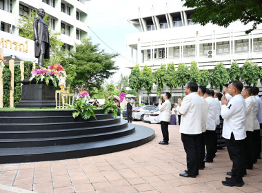 พิธีสักการะสิ่งศักดิ์สิทธิ์ประจำกรมส่งเสริมสหกรณ์และทำบุญถวายภัตตาหารแด่พระภิกษุสงฆ์ เนื่องในวันคล้ายวันสถาปนากรมส่งเสริมสหกรณ์ ครบรอบ 54 ปี ... พารามิเตอร์รูปภาพ 9