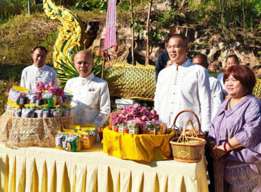 พิธีทำบุญตักบาตรเทโวโรหณะและสักการะพระพุทธชยันตี ... พารามิเตอร์รูปภาพ 1