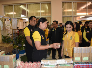 พิธีเปิดการอบรมหลักสูตรการส่งเสริมการใช้น้ำหมักชีวภาพปลาหมอคางดำ เพื่อฟื้นฟูสวนยางพาราที่เป็นโรคใบจุดกลมจากเชื้อ Colletotrichum siamense (ใบร่วงชนิดใหม่) ประจำปี 2568 ... พารามิเตอร์รูปภาพ 12