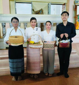 ร่วมทำบุญตักบาตรและให้การต้อนรับรัฐมนตรีช่วยว่าการกระทรวงมหาดไทย ... พารามิเตอร์รูปภาพ 1