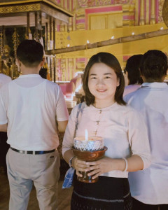 เข้าร่วมพิธีถวายตัวเป็นลูกหลานพระบางคู่และจุดฝางประทีป พารามิเตอร์รูปภาพ 1