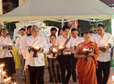 เข้าร่วมพิธีถวายตัวเป็นลูกหลานพระบางคู่และจุดฝางประทีป พารามิเตอร์รูปภาพ 2